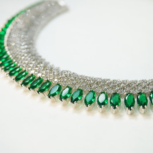 Regal Radiance Emerald Sparkle Choker Necklace Set- queenwing